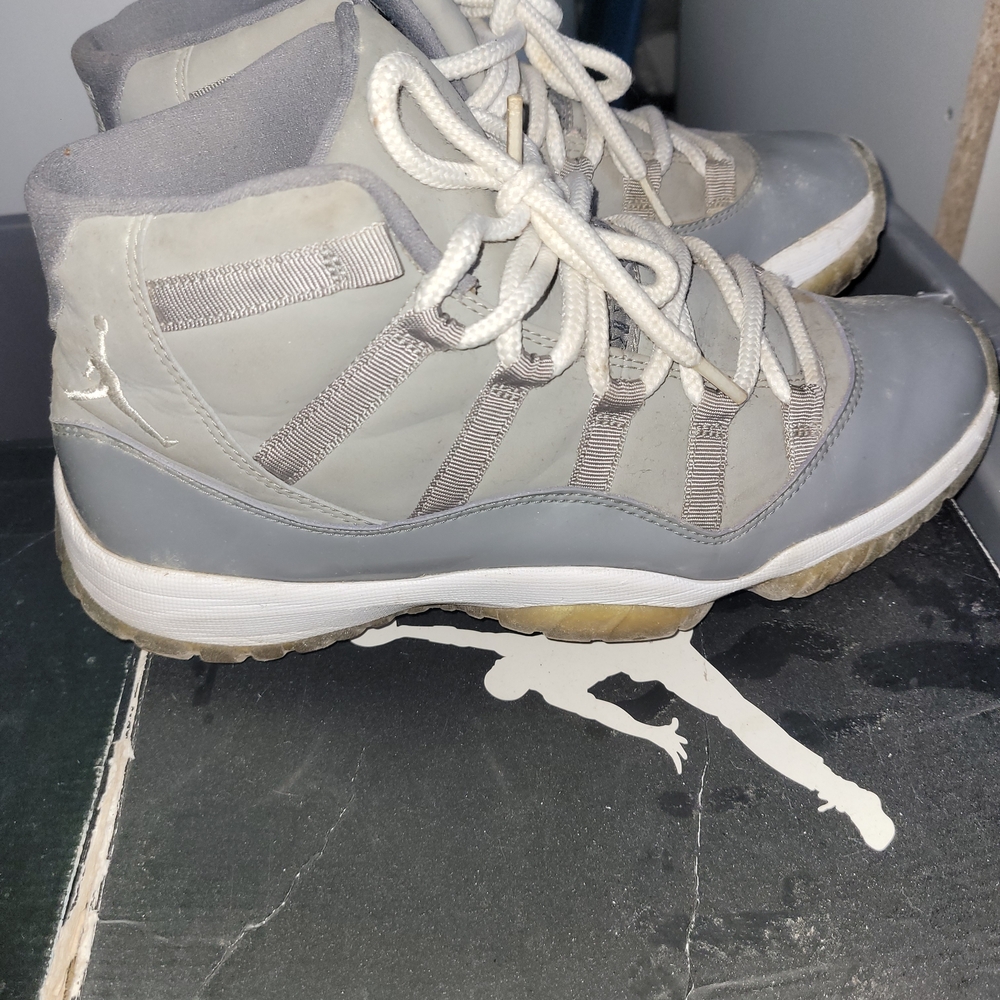 Air Jordan 11 Cool Grey Retro Basketball Sneakers